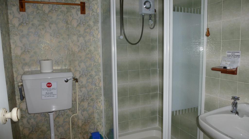 Whitehall Guest House Colwyn Bay Extérieur photo