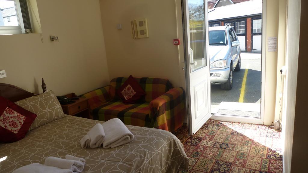 Whitehall Guest House Colwyn Bay Extérieur photo