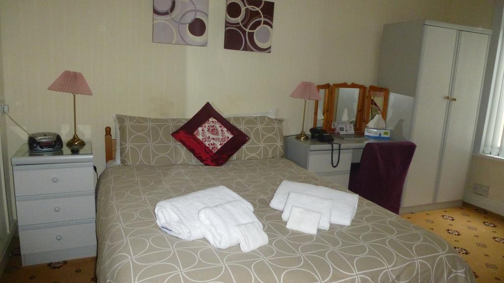 Whitehall Guest House Colwyn Bay Extérieur photo