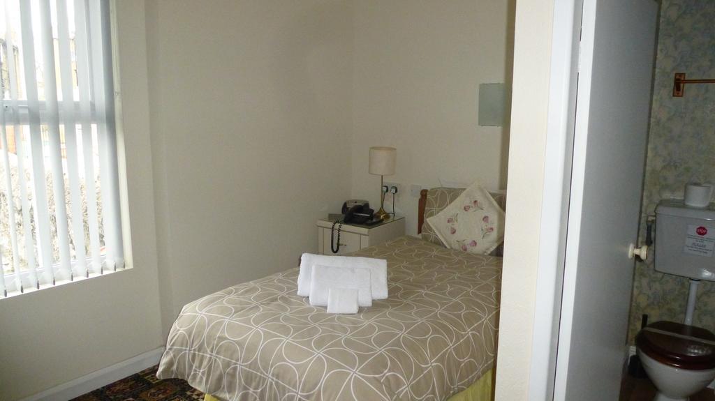 Whitehall Guest House Colwyn Bay Extérieur photo