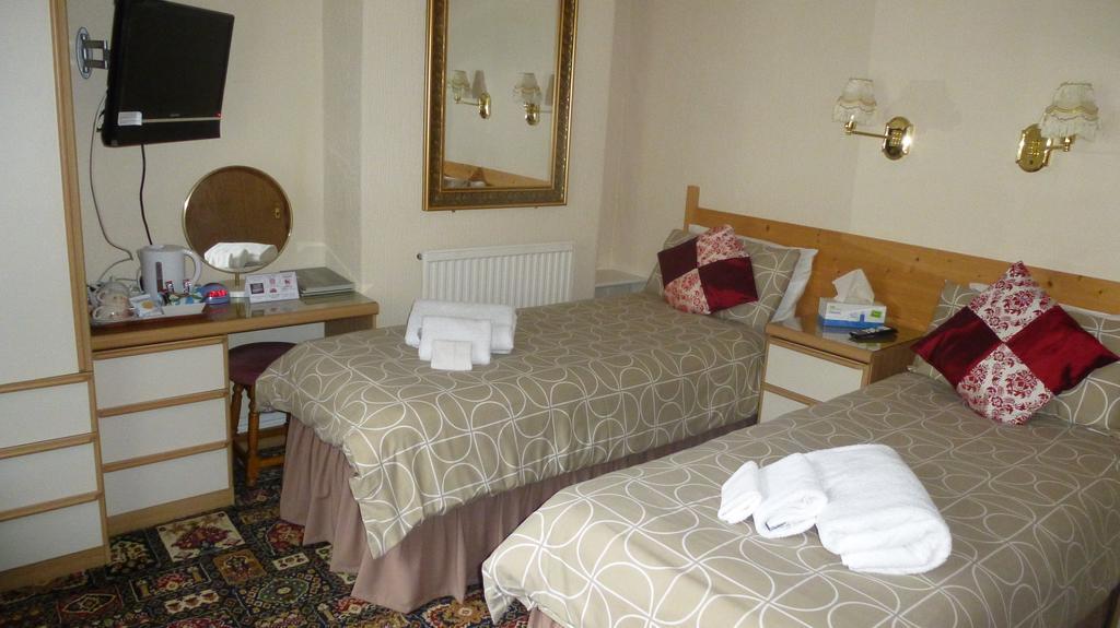 Whitehall Guest House Colwyn Bay Extérieur photo