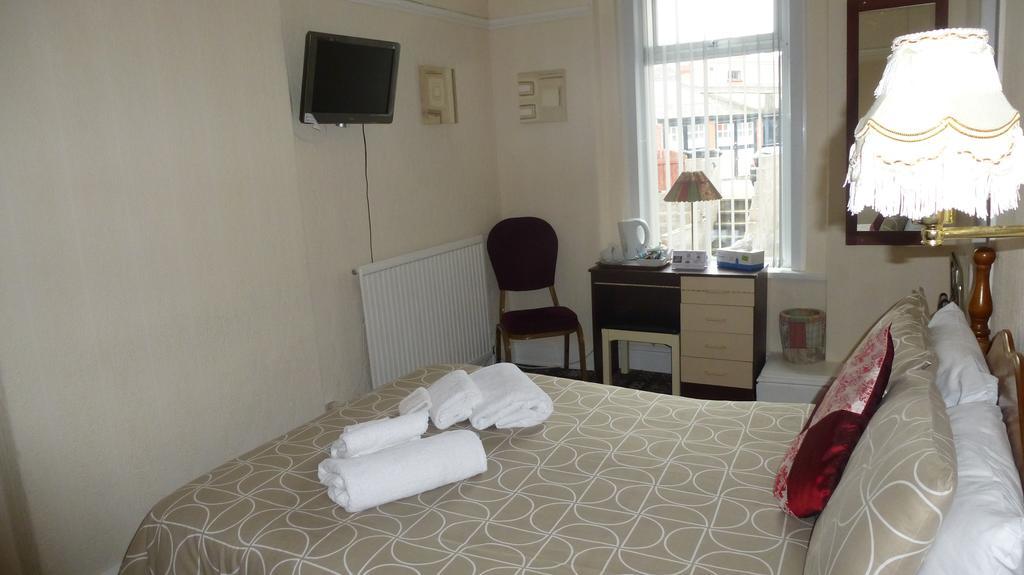 Whitehall Guest House Colwyn Bay Extérieur photo