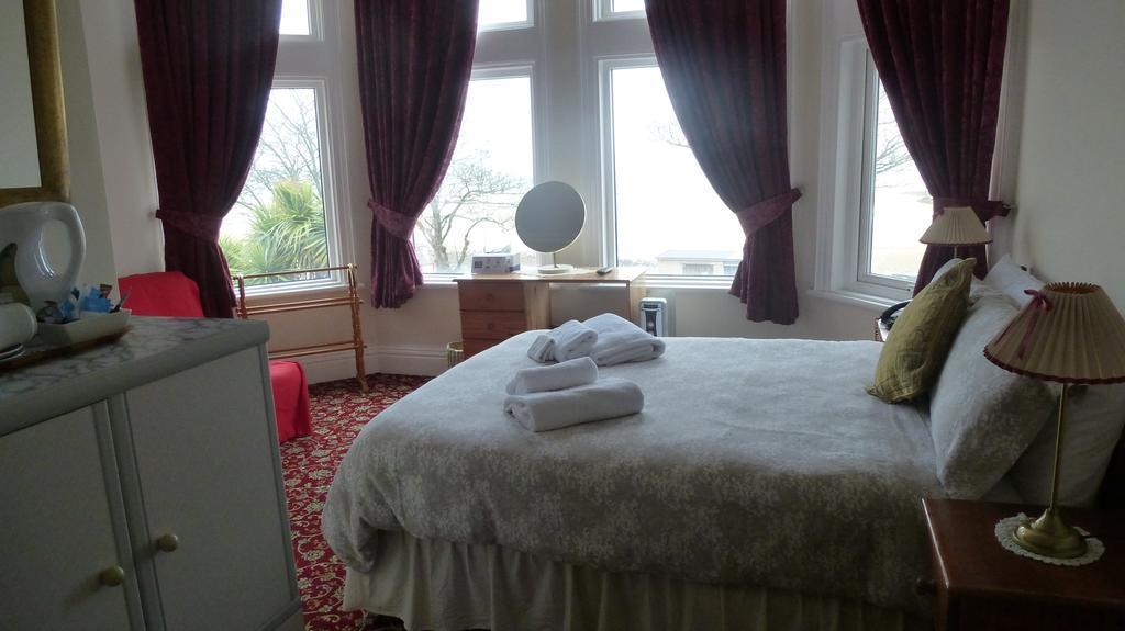 Whitehall Guest House Colwyn Bay Extérieur photo