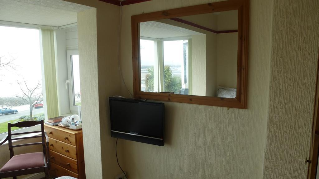 Whitehall Guest House Colwyn Bay Extérieur photo