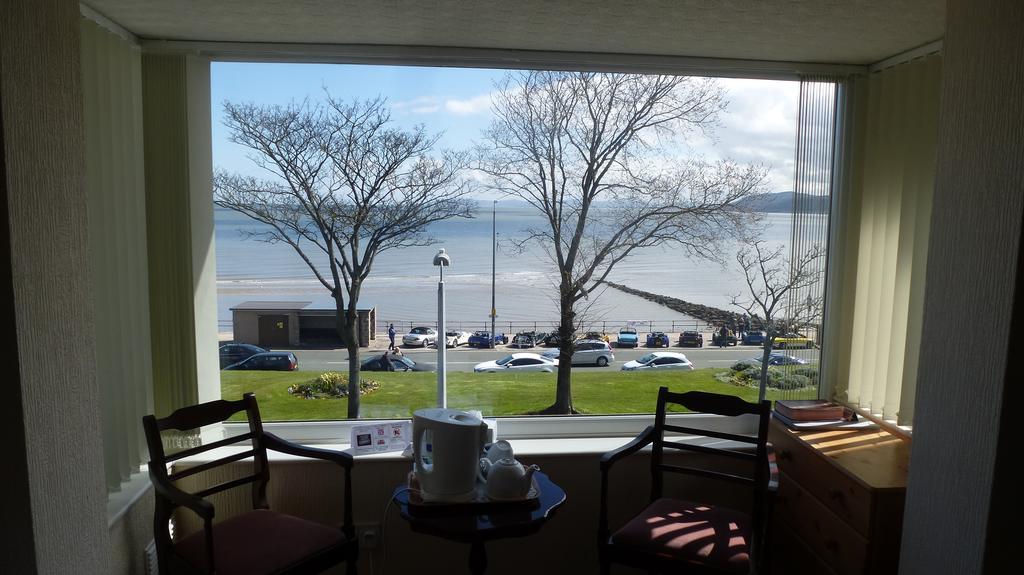 Whitehall Guest House Colwyn Bay Extérieur photo