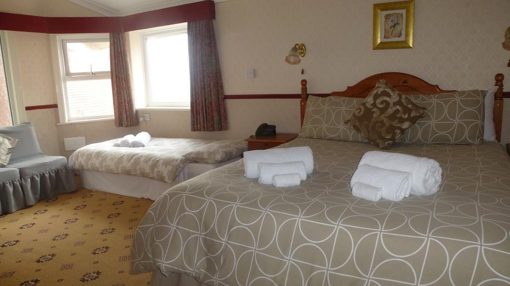 Whitehall Guest House Colwyn Bay Extérieur photo